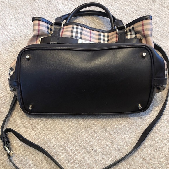 BURBERRY Haymarket Check Medium Golderton Tote - Picture 8 of 16